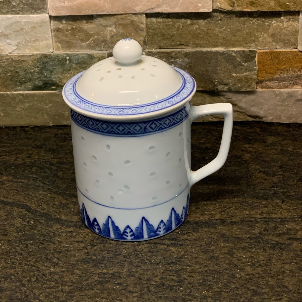 VINTAGE CHINESE BLUE & WHITE “RICE” MUG | With Lid